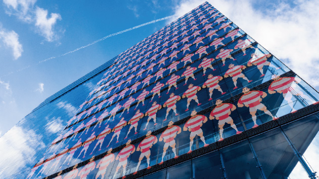 Contributing to safety and comfort through glass of high-rise buildings