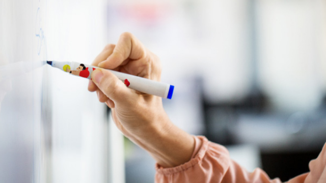 Uniformly dispersing ink pigments